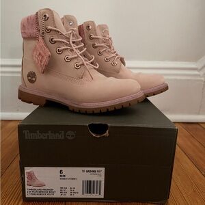 Timberland women Light Pink Boots